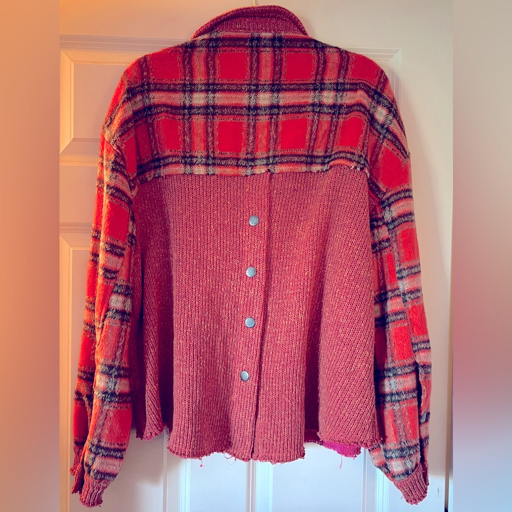 Woman’s Pol Shacket - image 2